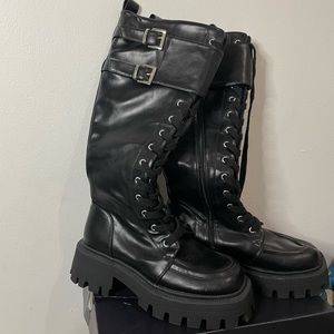 ASOS DESIGN Wide Fit Cranberry chunky lace up knee boots in black